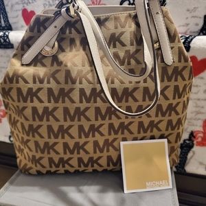 Micheal kors bag